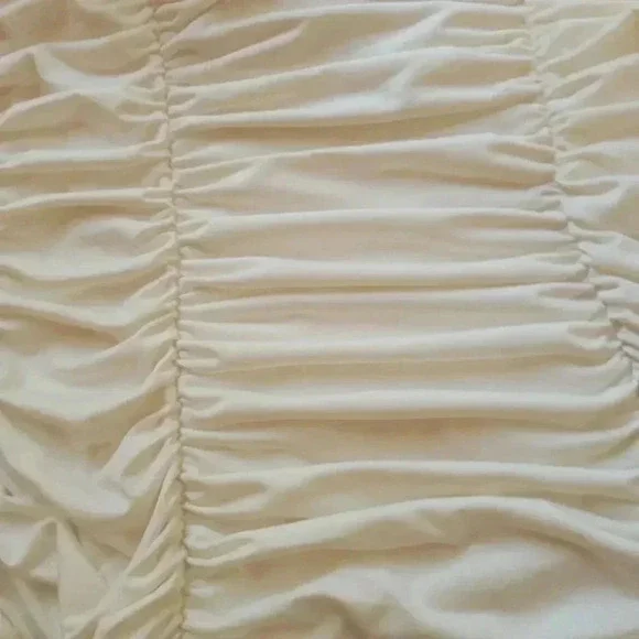 Cute Bo Ho Ivory Bra Top with  Puffed Lacy Sleeves - Picture 3 of 6